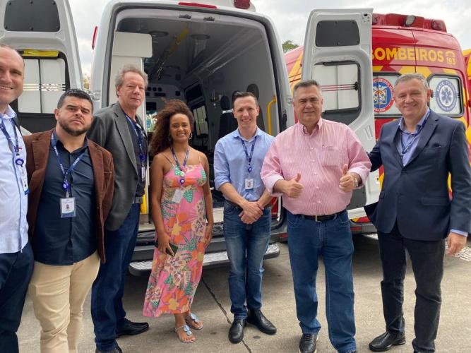 FUNEAS Entrega de novas ambulâncias