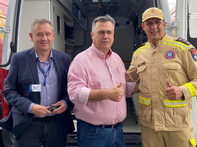 FUNEAS Entrega de novas ambulâncias
