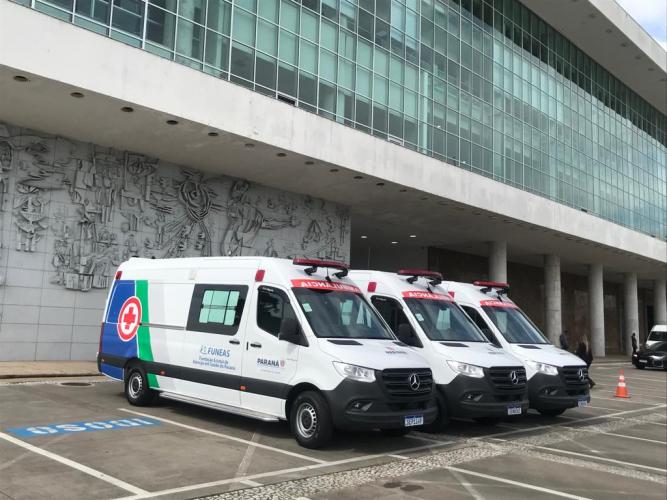 FUNEAS Entrega de novas ambulâncias