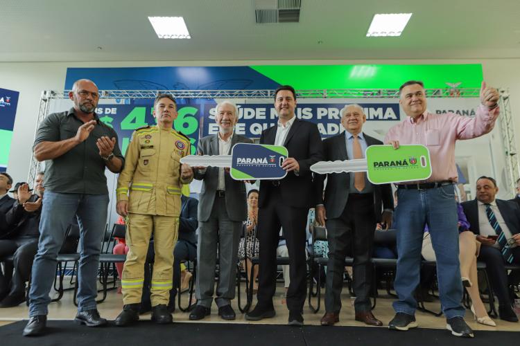 FUNEAS Entrega de novas ambulâncias