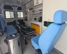 Governador do Paraná entrega 13 novas ambulâncias para hospitais da Rede Funeas