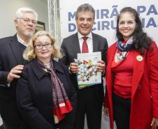 Governador Beto Richa junto com o secretário da Saúde, Michele Caputo Neto, assina contrato de gestão entre a secretaria da Saúde e a Fundação Estatal de Atenção em Saúde do Paraná (FUNEAS), e prorroga o Mutirão Paranaense de Cirurgias Eletivas. Presente o secretário da Infraestrutura e Logística, José Richa Filho, prefeitos e demais autoridades. Curitiba, 23/08/2016. Foto: Pedro Ribas/ANPr