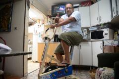 Gerson Barbalho Benedito, 51 anos, recebeu um novo coração no mês de julho, após aguardar um ano na fila de espera em Curitiba. Antes da cirurgia, o ex-padeiro precisou largar a profissão por não poder fazer mais nenhum tipo de esforço. Foto: Kássio Pereira/SESA