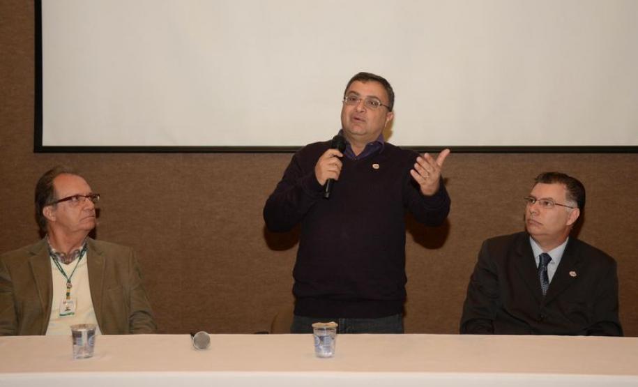 Hospitais públicos estaduais discutem qualificação do atendimento Hospitais públicos estaduais discutem qualificação do atendimento