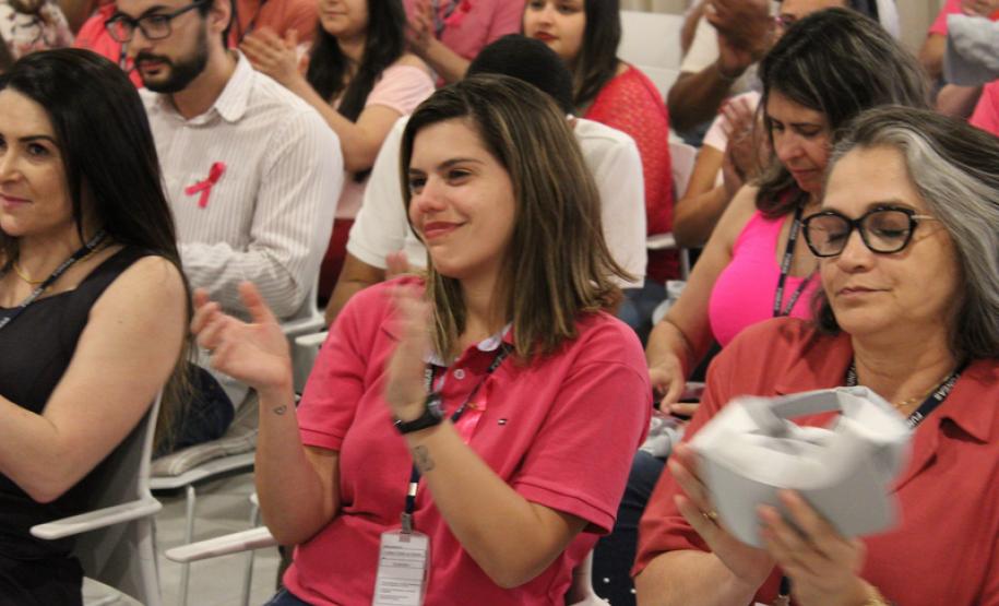 O evento “Outubro Rosa — um toque de amor, previna-se” teve como intuito levar informações às equipes que compõem a Funeas. A solenidade foi organizada pela diretoria técnica da Fundação e contou com uma palestra ministrada pela gerente de enfermagem e hotelaria da Funeas, Rosângela Galvão Cordeiro, que abordou diversos assuntos acerca do câncer de mama