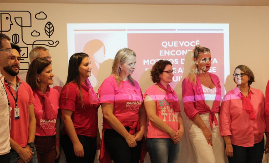O evento “Outubro Rosa — um toque de amor, previna-se” teve como intuito levar informações às equipes que compõem a Funeas. A solenidade foi organizada pela diretoria técnica da Fundação e contou com uma palestra ministrada pela gerente de enfermagem e hotelaria da Funeas, Rosângela Galvão Cordeiro, que abordou diversos assuntos acerca do câncer de mama