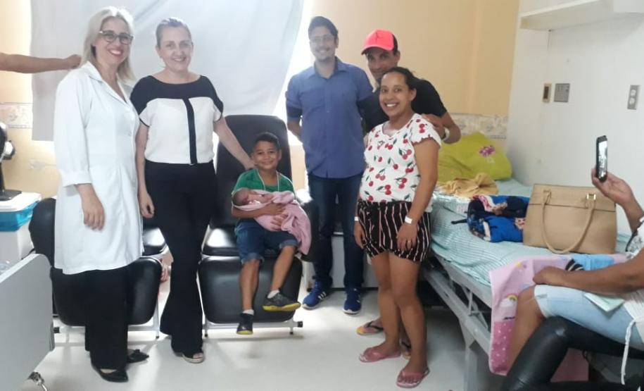 Humanização: Hospital Regional do Norte Pioneiro desenvolve projeto “visita do irmãozinho” Com o intuito de humanizar o atendimento e a assistência às mulheres que estão na fase de pós-parto, o Hospital Regional do Norte Pioneiro incluiu o projeto “visita do irmãozinho” em seu quadro de ações