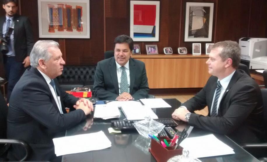 Diretor Presidente da FUNEAS participa de reunião com Ministro da Educação