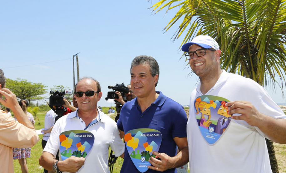 BETO RICHA LANÇA A OPERAÇÃO VERÃO 2017, EM CAIOBÁ. O governador Beto Richa participa do lançamento da Operação Verão 2017, em Caiobá. Participaram da solenidade: secretário Chefe da Casa Militar, cel. Adilson Castilho Casitas, secretário de Comunicação Social, Márcio Vilella, comandante do Corpo de Bombeiros, cel. Juceli Simiano Junior e os prefeitos do litoral do Paraná: de Matinhos, Eduardo Dalmora, de Guaratuba, Evani Justus e de Pontal do Paraná, Edgar Rossi, entre outros.Matinhos, 27-12-16.Foto: Arnaldo Alves / ANPr.