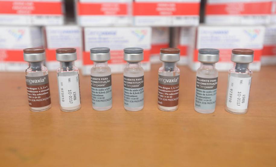 Paraná recebe 1º lote de vacinas contra a dengue Paraná recebe 1º lote de vacinas contra a dengue