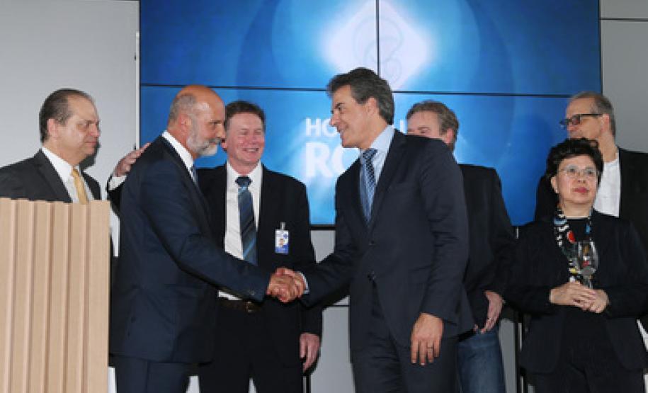 Em Campo Largo, Richa inaugura o maior ambulatório de especialidades do Paraná Governador Beto Richa participa da inauguração do ambulatório de especialidades do Hospital do Rocio, em Campo Largo, na Região Metropolitana de Curitiba