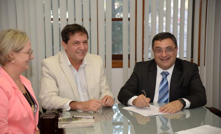 Estado renova intervenção e garante R$ 30 milhões ao Hospital de Foz Estado renova intervenção e garante R$ 30 milhões ao Hospital de Foz